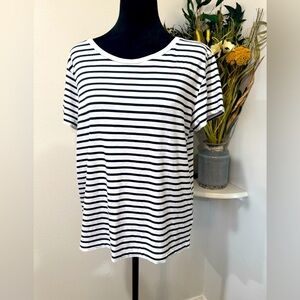 H&M Black and White striped Short Sleeve Spring/Summer pull over Top Size Medium